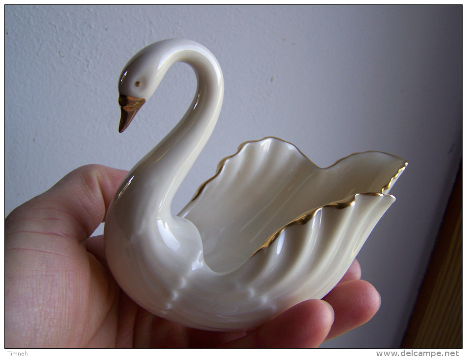 PETIT CYGNE En FAÏENCE BLANC CREME DORURE - BONBONNIERE - Signé LENOX MADE IN USA - Andere & Zonder Classificatie