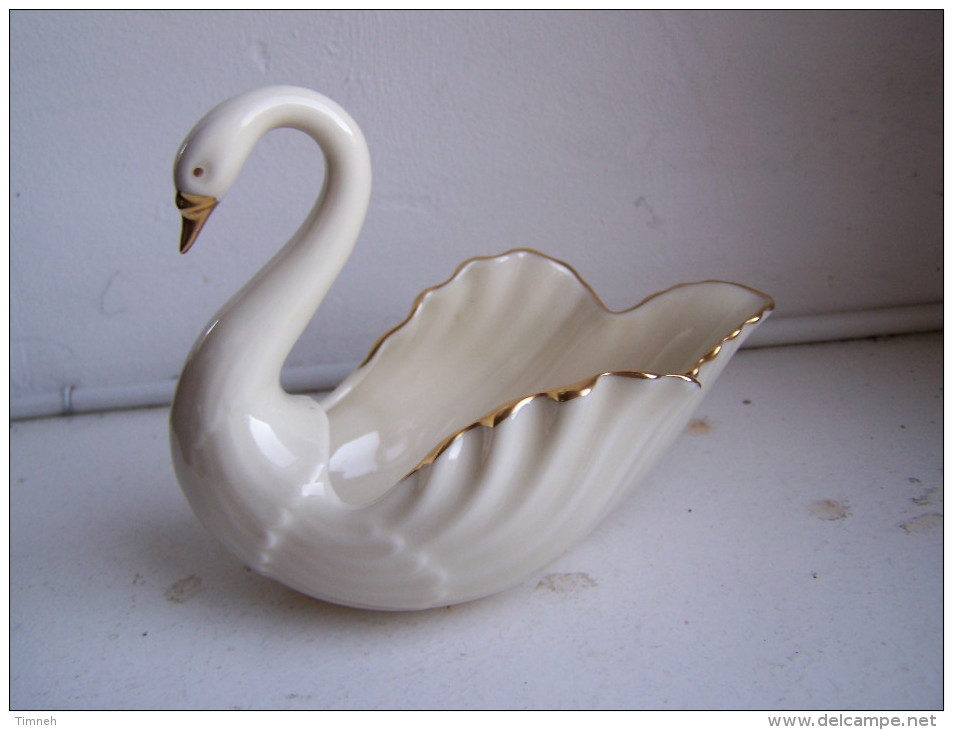 PETIT CYGNE En FAÏENCE BLANC CREME DORURE - BONBONNIERE - Signé LENOX MADE IN USA - Autres & Non Classés