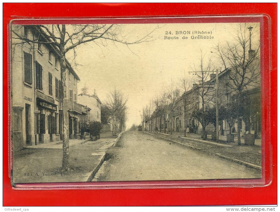 - BRON - Route De Grenoble - Bron