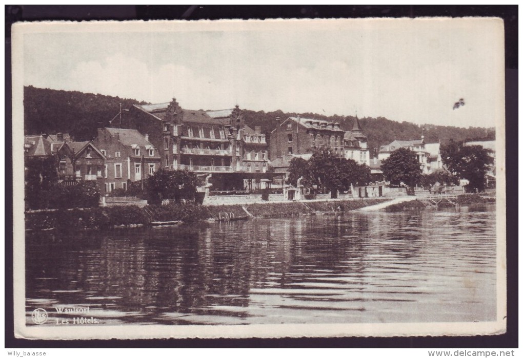 Carte Postale - WAULSORT - Les Hôtels - CPA  // - Hastiere