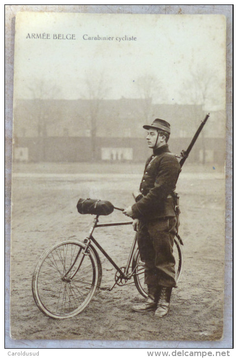 Photo ORIGINALE Militaria ARMEE BELGE SOLDAT CARABINIER CYCLISTE VELO FUSIL PUBLICITE SPRIET BRUXELLES - Régiments