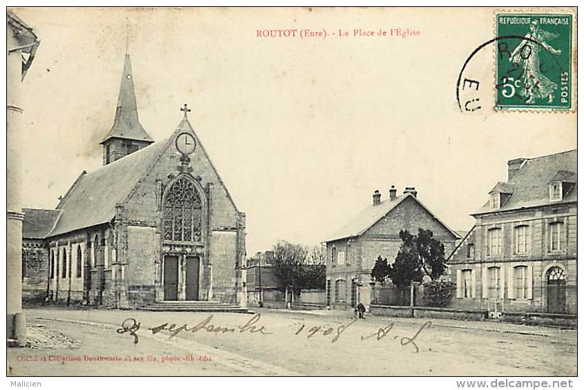 Depts Divers- Eure  - Ref P695 -  Routot - La Place De L Eglise - Carte Bon Etat - - Routot