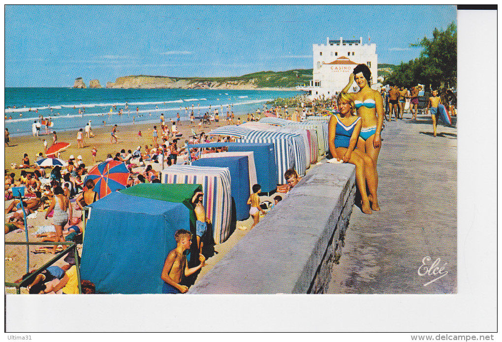 CPSM HENDAYE 64 LA PLAGE ET LE CASINO ANIMATION JEUNE FEMME PIN UP - Hendaye