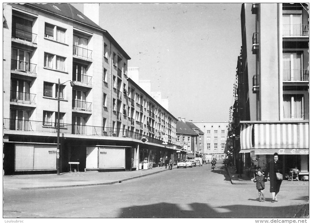 SEDAN RUE GAMBETTA - Sedan