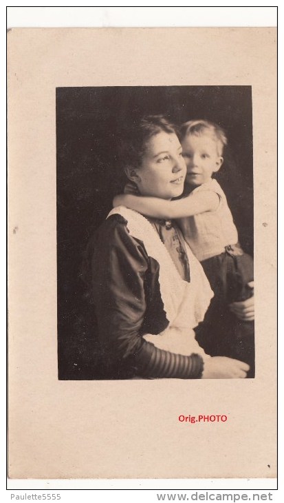 Photo Orig. Allemande- Enfant Allemand Dans Les Bras De Sa Maman Pose Photo  (guerre 14-18)TTBE - Autres & Non Classés