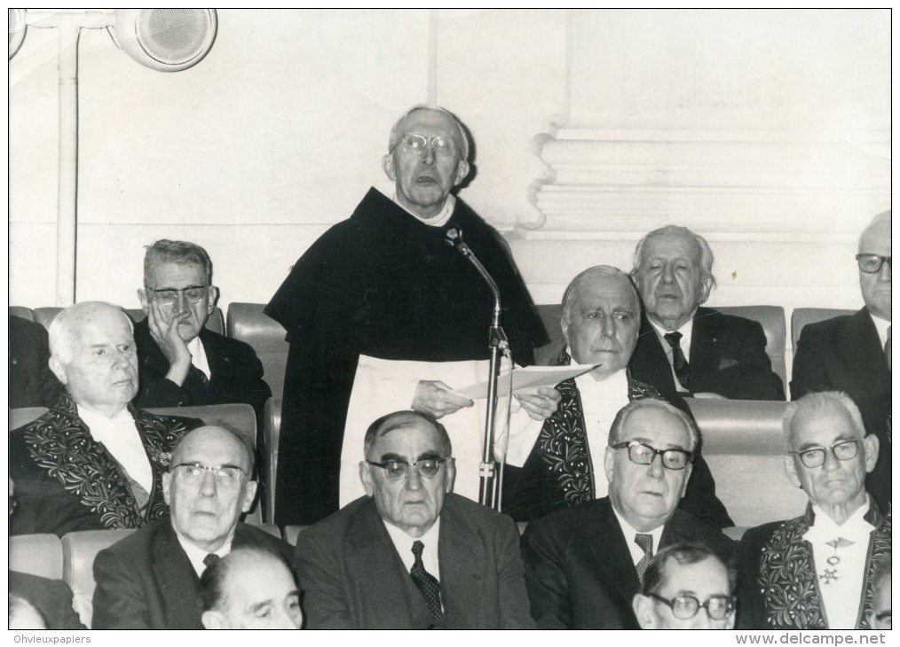 Photo Originale De Presse - ACADEMICIEN  - Le Révérend-pére  CARRE  à L'académie En 1976 - Célébrités