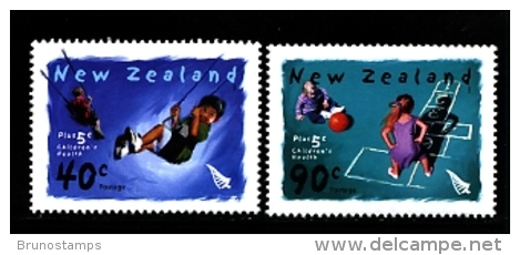 NEW ZEALAND - 2003  CHILDREN PAYING  SET  MINT NH - Neufs