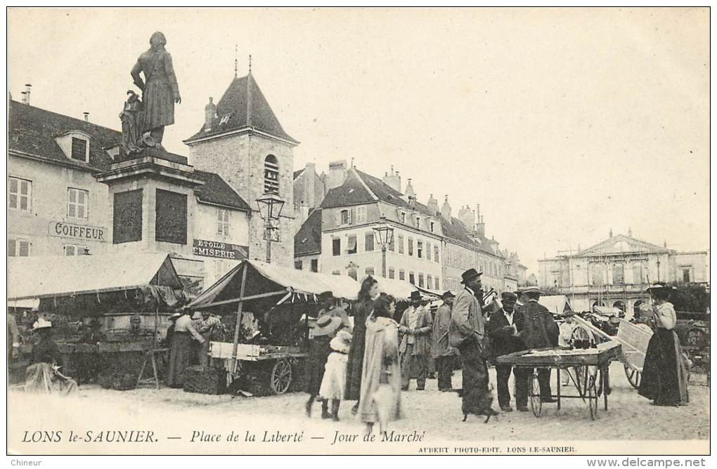 LONS LE SAUNIER PLACE DE LA LIBERTE JOUR DE MARCHE - Lons Le Saunier