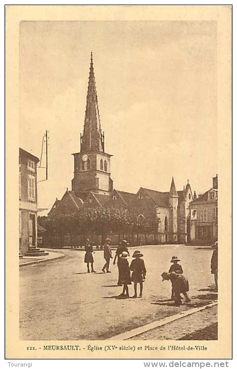 Mai14 1593: Meursault  -  Eglise  -  Place De L'Hôtel De Ville - Meursault