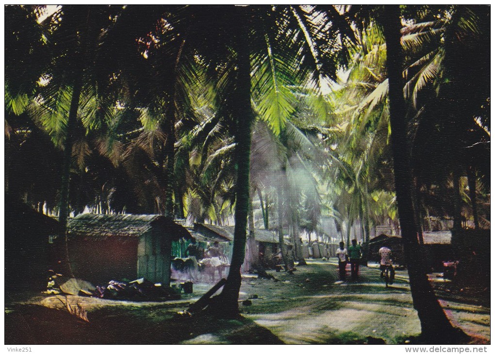 REPUBLIQUE DE COTE D'IVOIRE - VILLAGE SOUS LES COCOTIERS - Côte-d'Ivoire