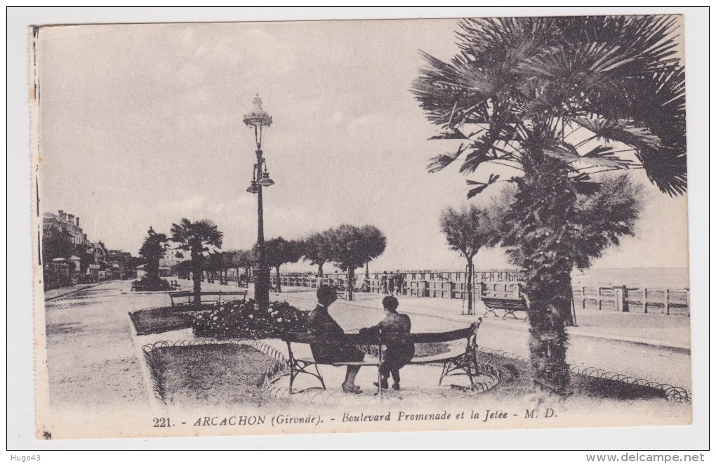 ARCACHON - N° 221 - BOULEVARD PROMENADE DE LA JETEE AVEC PERSONNAGES ASSIS - Arcachon