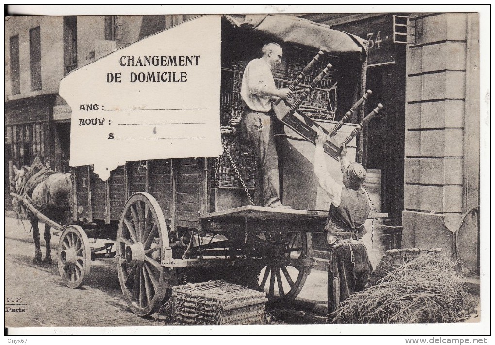 Carte Postale Photo PARIS (75) Changement De Domicile-Charrette-Voiture Déménagement-Edition F.F Paris-TOP- - Artigianato Di Parigi