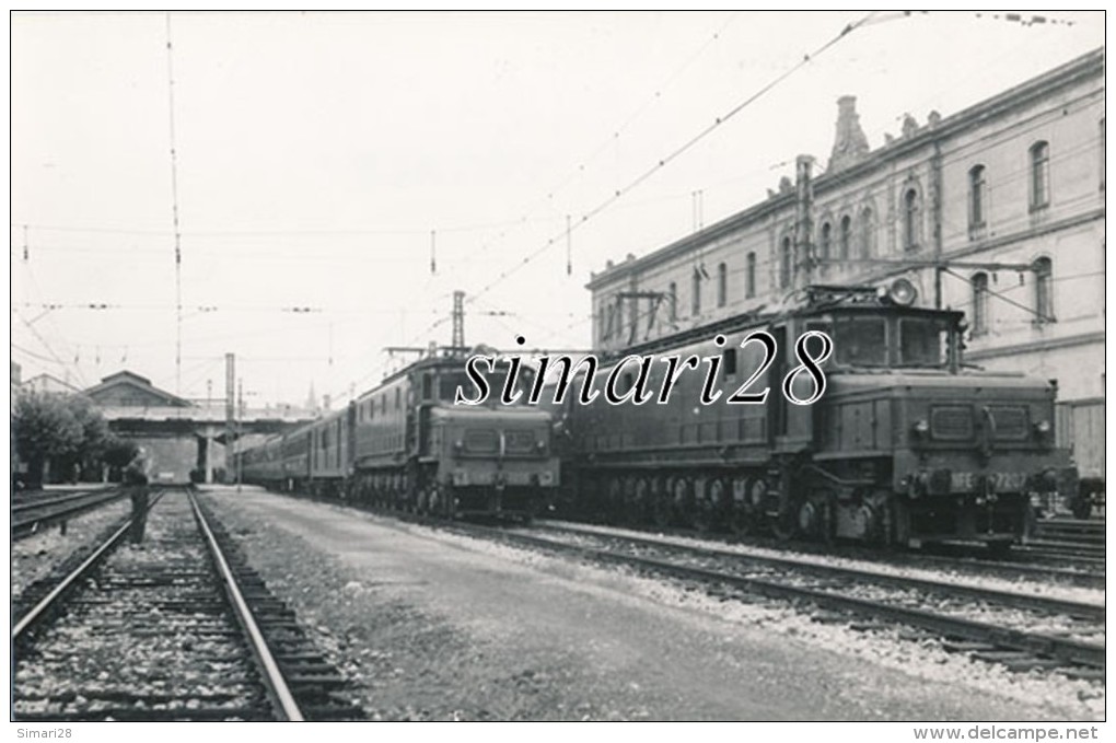 CARTE PHOTO - GARE DE SAN SEBASTIAN - Stations With Trains