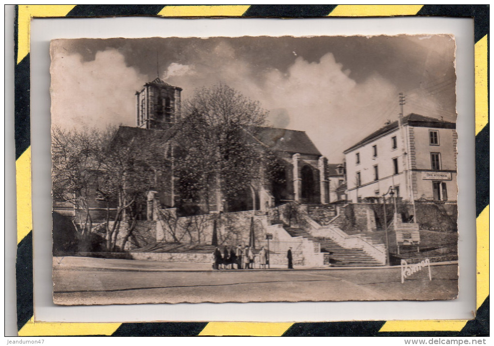 IVRY. - . L'EGLISE ET LA PLACE - Ivry Sur Seine