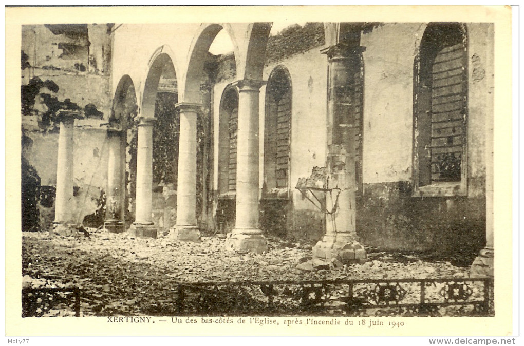 CPA 88 Xertigny - Un Des Bas Coté De L'église, Apres L'incendie Du 18 Juin 1940 - Xertigny