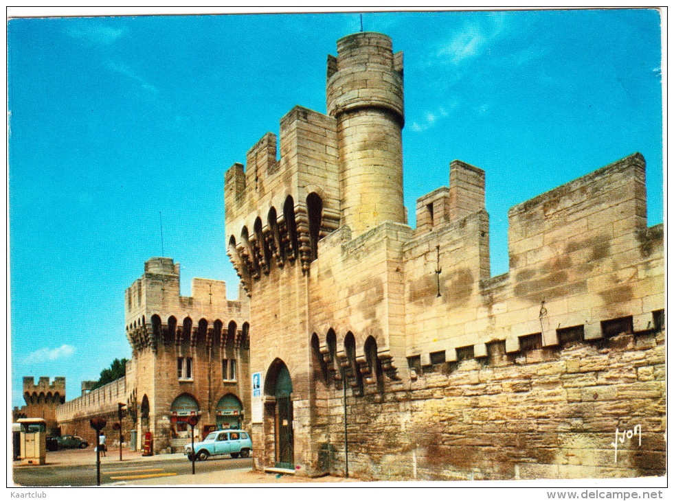 Avignon: RENAULT 4 - Porte De La République Et Les Remparts  (France) - Toerisme