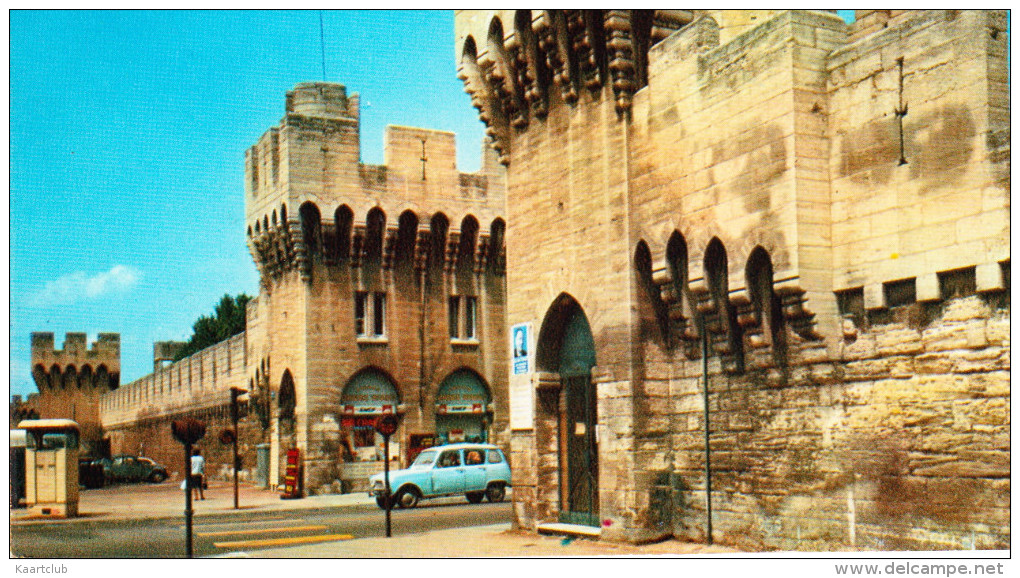 Avignon: RENAULT 4 - Porte De La République Et Les Remparts  (France) - Toerisme