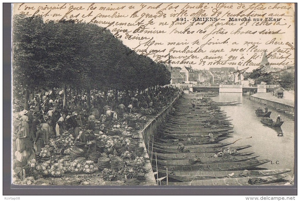 AMIENS . Marché Sur L'Eau . - Amiens