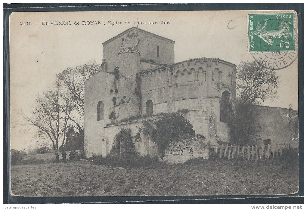 - CPA 17 - Vaux-sur-Mer, L'église - Vaux-sur-Mer