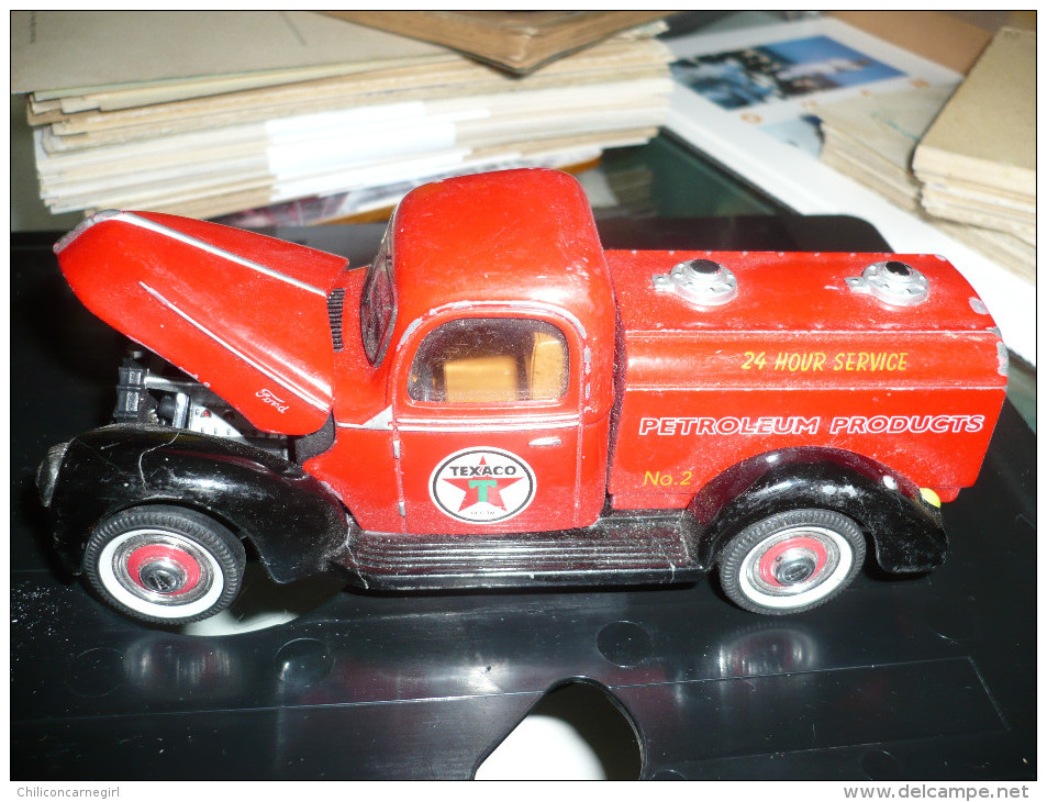 Camion Petroleum N° 2 - Caisse Ford Texaco Métal - Ford Motor Company - Golden Wheel - Made In China N° 9520 - Camion