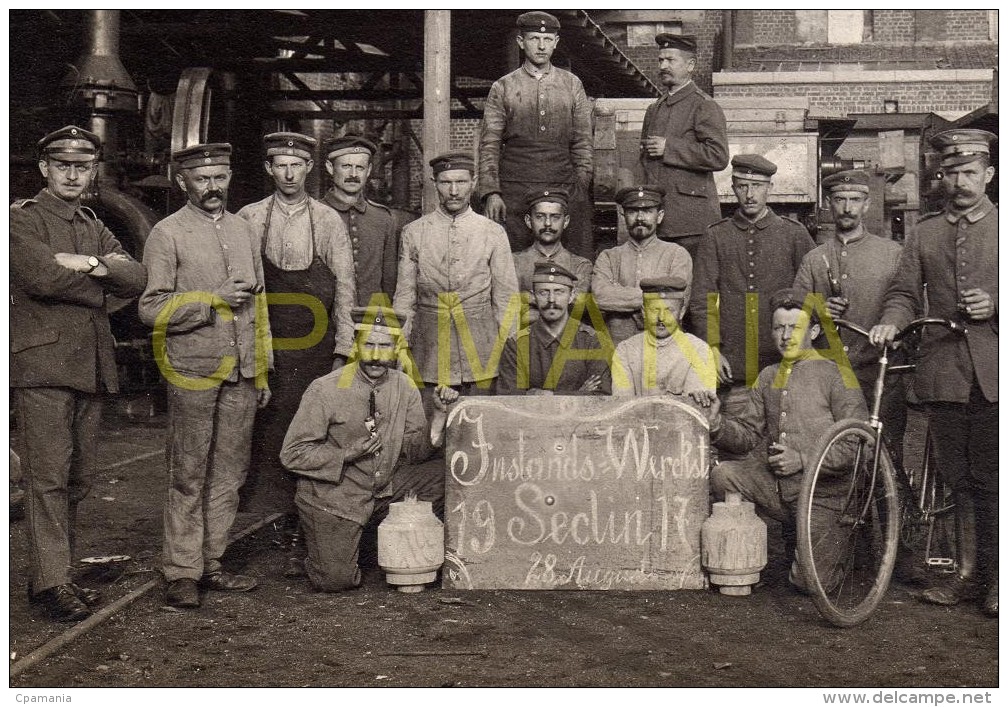 E264 - 59 - Une Carte Photo Allemande De SECLIN - Soldats Allemands - Tracteur Vendoeuvre - Seclin