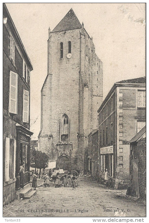 CELLE SUR BELLE - 79 - Une Vue Très Animée Devant L'Eglise - VAN - - Celles-sur-Belle