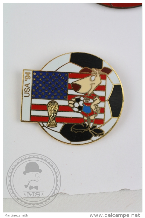 1994 FIFA World Cup Striker Mascot - USA Flag - Pin Badge #PLS - Fútbol