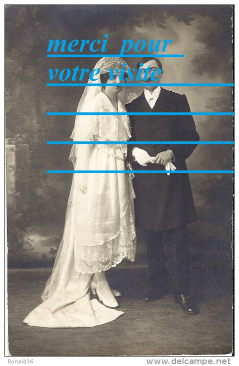 Cpp Portrait Du Couple BRUNET BRUSSET ? Le 12 JUILLET 1919 Mariage ( Voir Dos ) Mode Robe Dentelle Costume - Genealogie