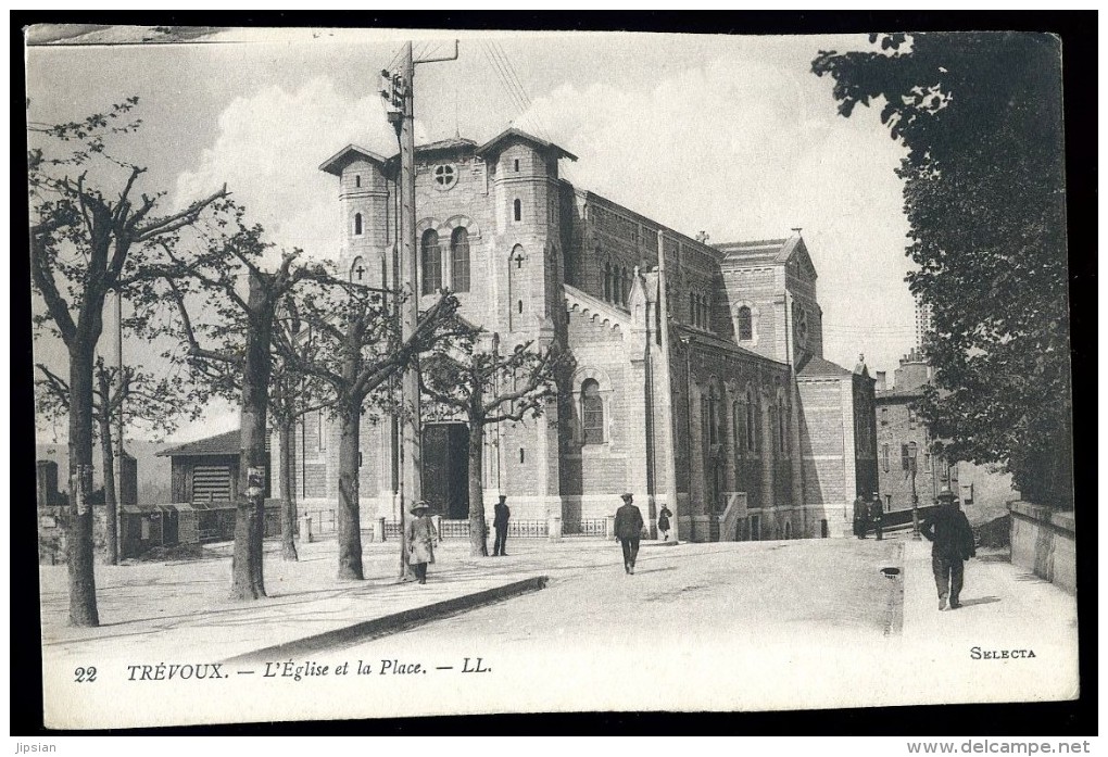 Cpa Du 01 Trevoux L´ église Et La Place ....  Bourg En Bresse   AO20 - Trévoux