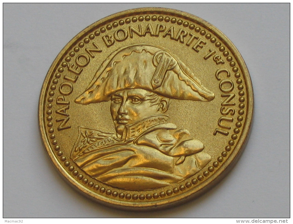 Médaille  NAPOLEON  BONAPARTE 1er CONSUL  **** EN ACHAT IMMEDIAT **** - Monarquía / Nobleza