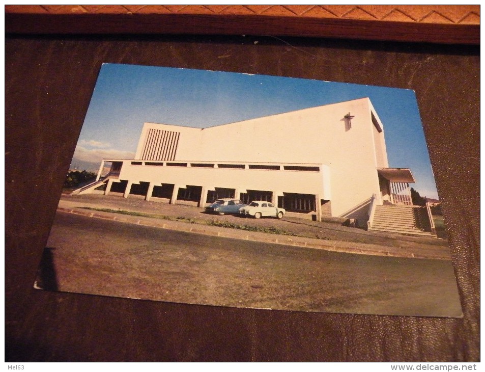 A187..CPSM...63...Eglise Sainte-Bernadette..(Clermont-Fd)..Vue Générale.... .rare Beau Plan ...non Ecrite - Clermont Ferrand