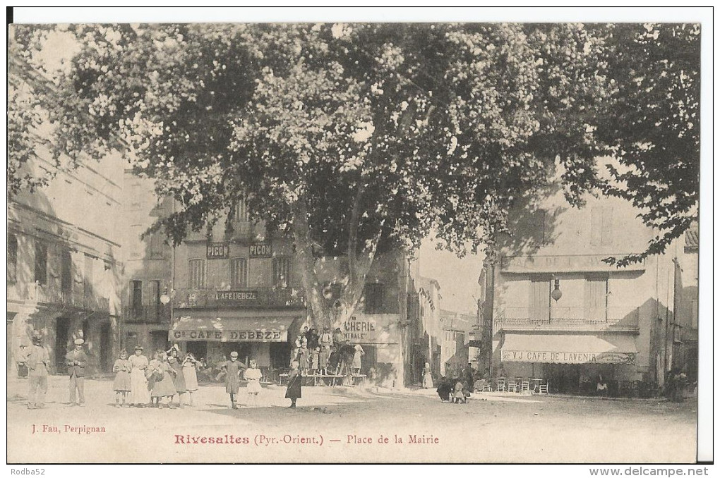 CPA  - Rivesaltes - Place De La Mairie - Animée - Café Debèze - Café De Lavenir - éditeur J. Fau à Perpignan - Rivesaltes