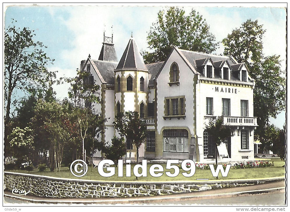 CAMBO-LES-BAINS - La Mairie - N° 555 - Cambo-les-Bains