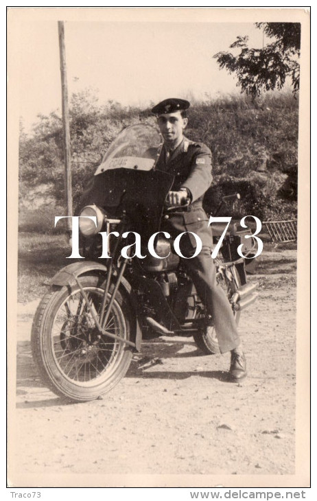 MILITARE  ( Carabiniere Motociclista Su Moto Guzzi Superalce )  /    Foto  Formato Cm 9 X 14 - Guerra, Militari