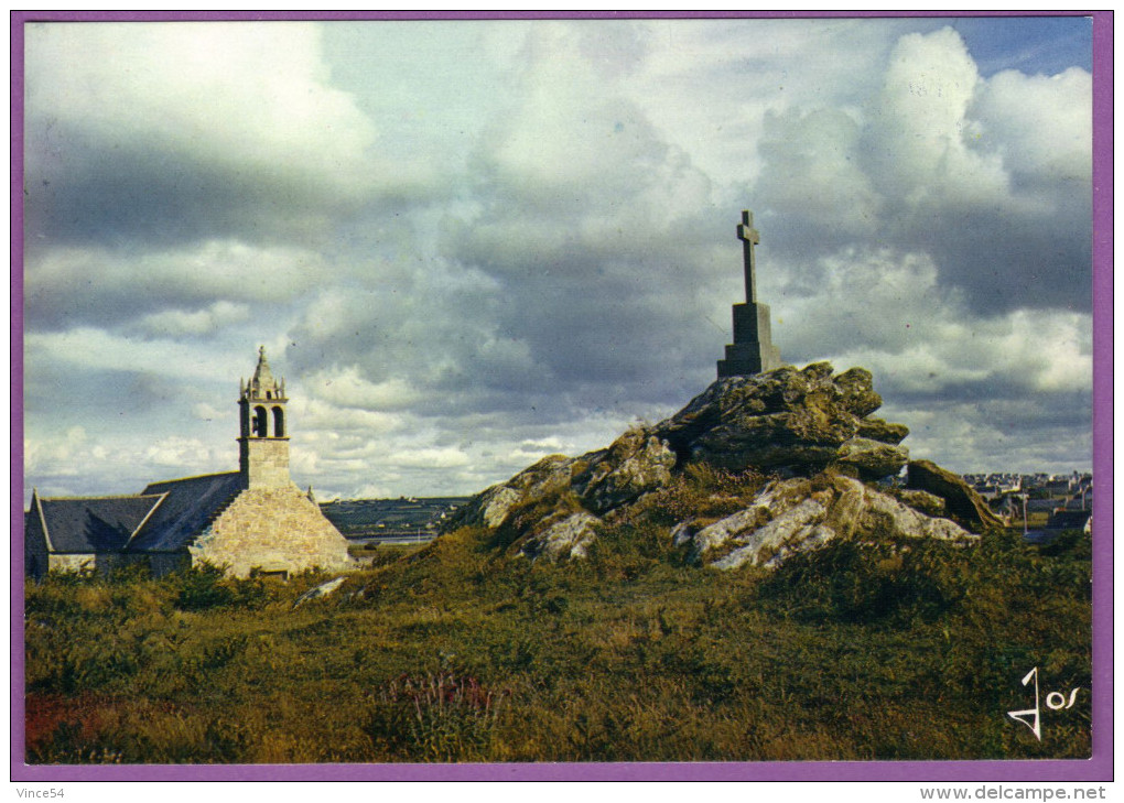 PLOUGUERNEAU - La Croix Des Naufragés Et La Chapelle Saint-Michel - Plouguerneau