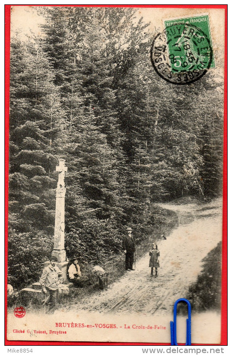 CPA  BRUYERES-en-VOSGES  -  La Croix De Faîte -  Animée   +++++++++++ - Bruyeres