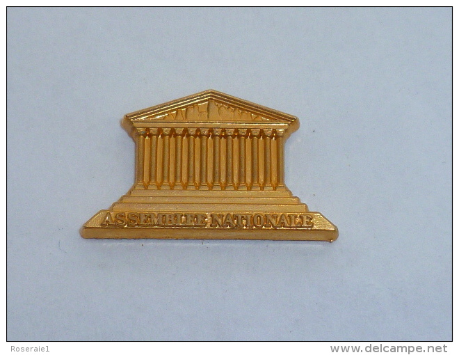 Pin's ASSEMBLEE NATIONALE, OR - Administrations