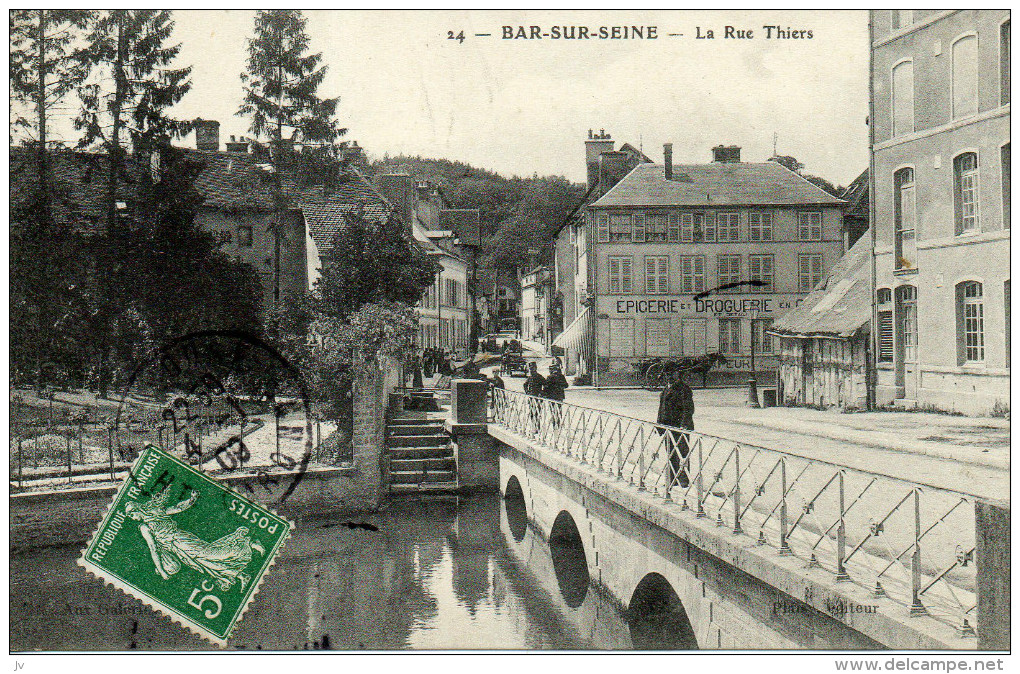 BAR SUR SEINE- La Rue Thiers - Bar-sur-Seine