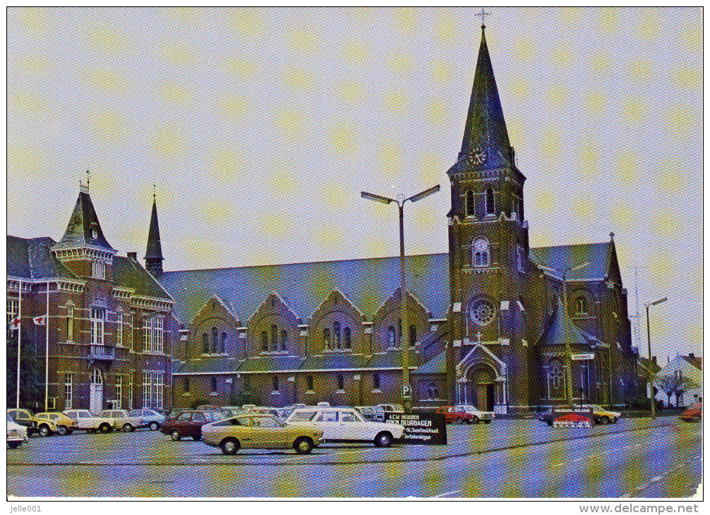 Heusden St. Willibrorduskerk En Plein - Heusden-Zolder