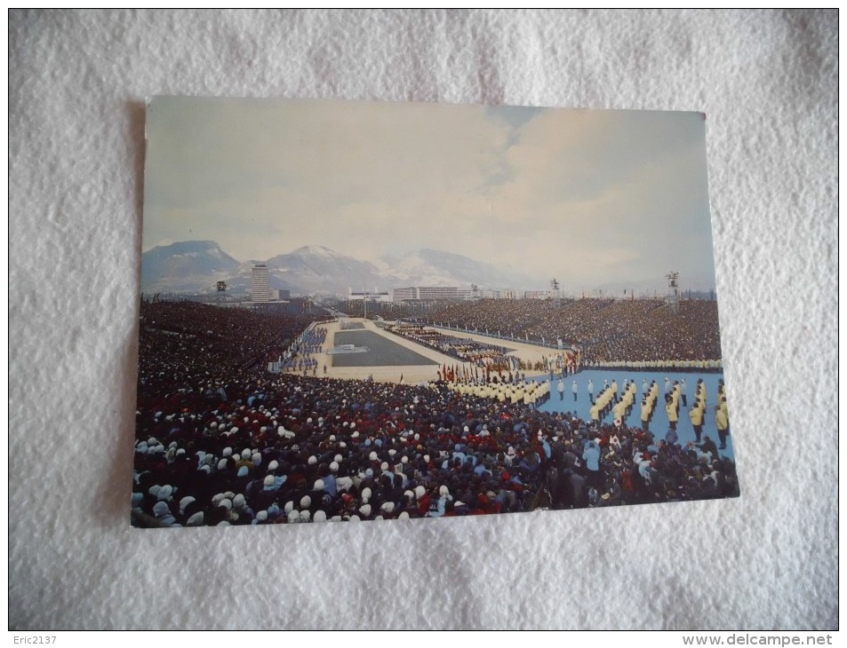 STADE OLYMPIQUE DE GRENOBLE.1968...CEREMONIE D'OUVERTURE....10E JEUX D'HIVER. - Stades