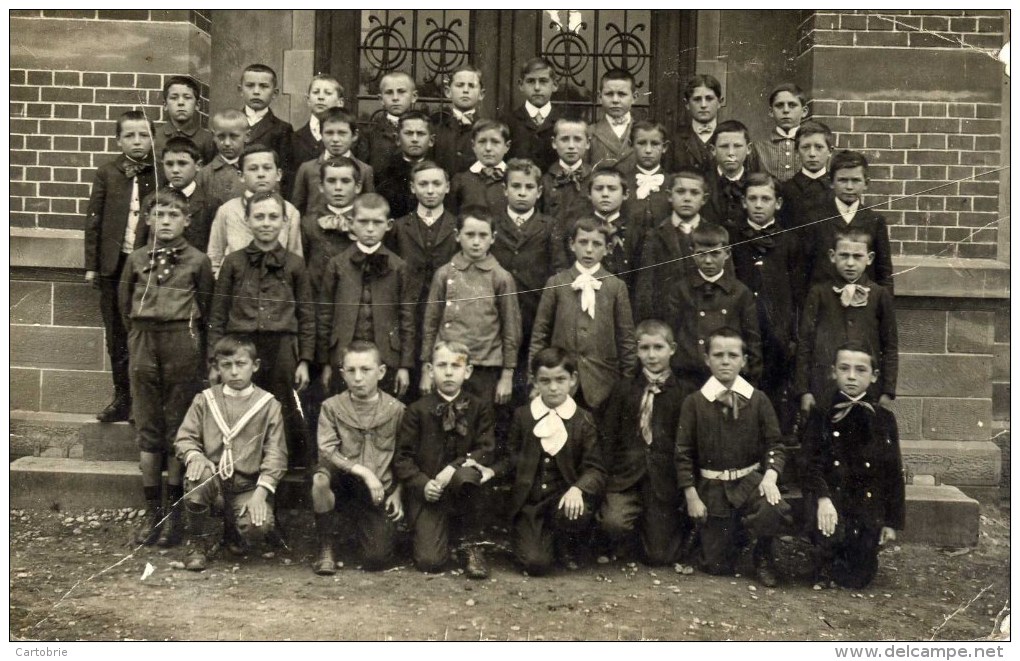 Carte-photo Écoliers - 1913 - EN L'ÉTAT - Schulen