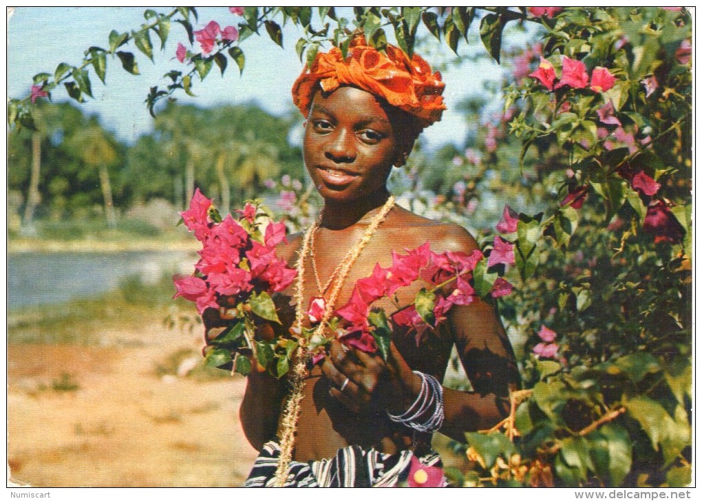 Afrique.. Sierra Leone.. Jeune Fille Aux Fleurs.. Seins Nus - Sierra Leone