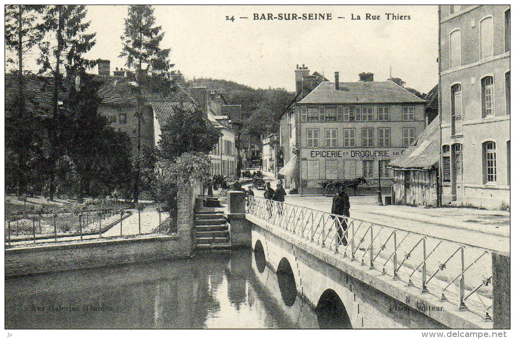 BAR SUR SEINE - La Rue Thiers - Bar-sur-Seine