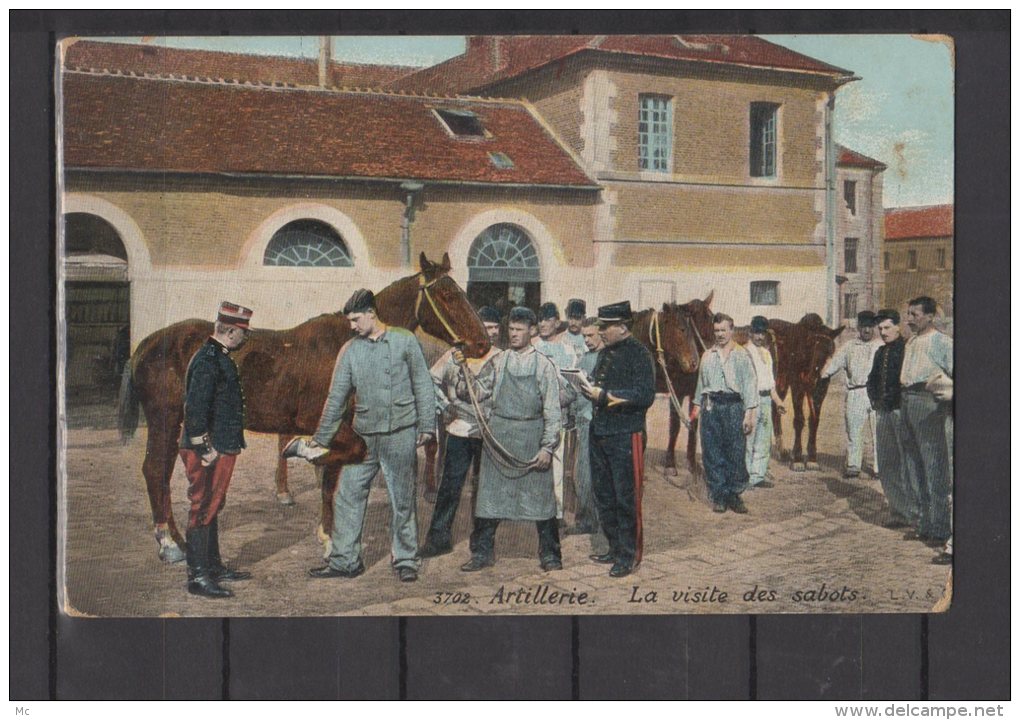 Militaria -  Artillerie - La Visite Des Sabots - Colorisée - Barracks