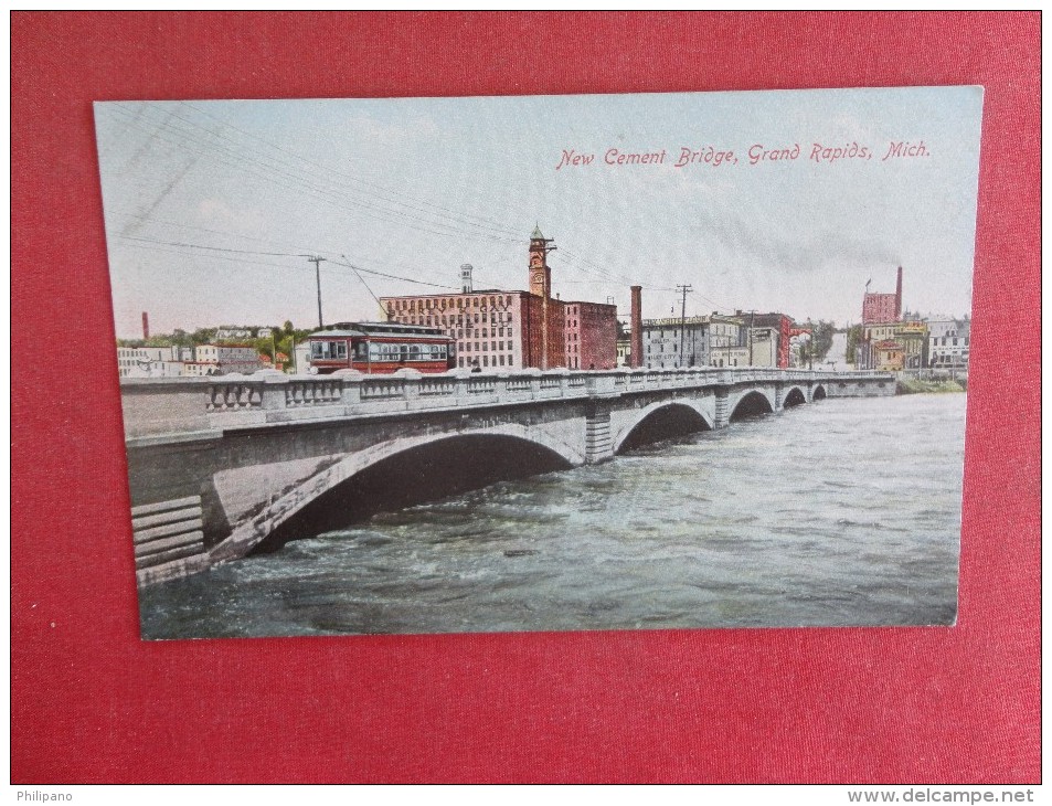 Michigan> Grand Rapids  New Cement  Bridge   Ref 1535 - Grand Rapids