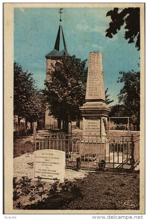 CPA  (89)     VILLEBOUGIS  -   Le Monument Aux Morts - L'Eglise - Villebougis