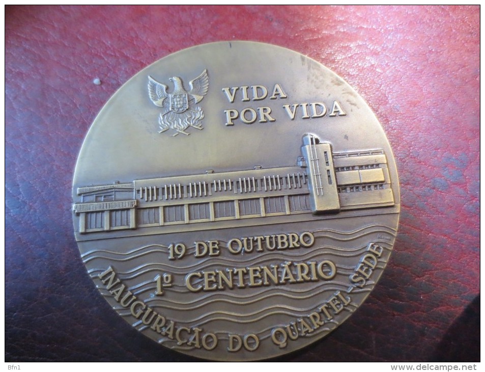 PORTUGAL- BOMBEIROS VOLUNTARIOS DE SETUBAL - VIDA POR VIDA Num 98/1000 - VOIR PHOTOS - Monarquía / Nobleza