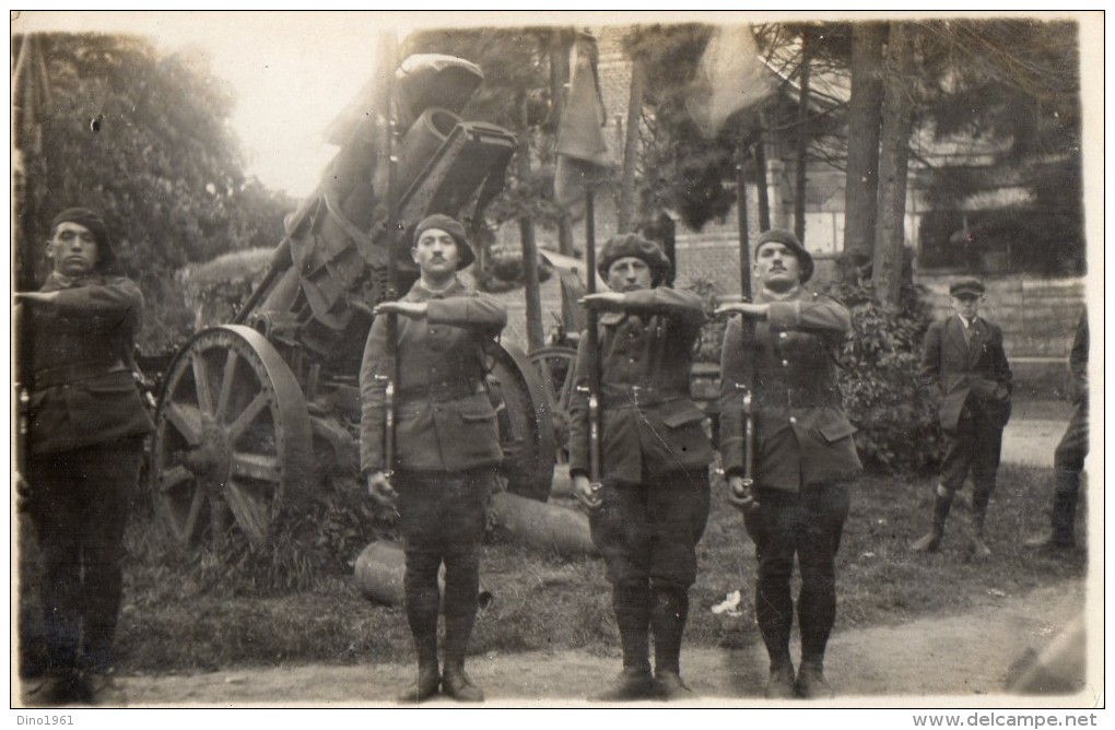 CPA 733 - MILITARIA - Carte Photo Militaire - Solats Artilleurs  & Canon Militaire - Materiaal