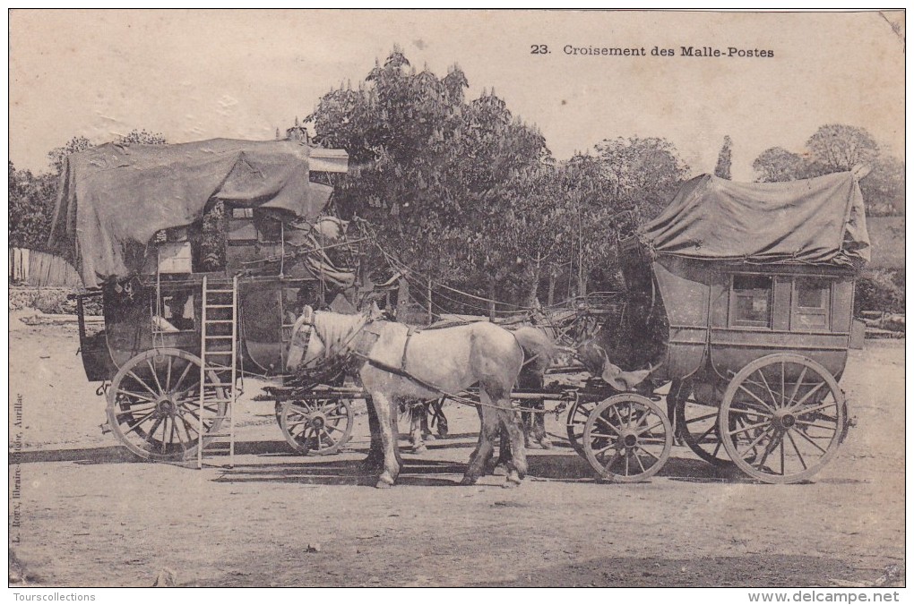 CPA 15 @ RAULHAC @ Croisement Des Malle - Postes Sur La Place Du Village Près De La Fontaine En 1904 @ - Autres & Non Classés