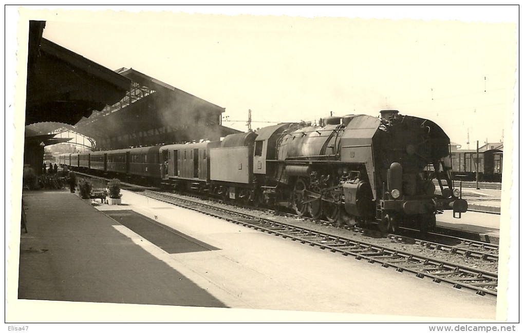 66 PERPIGNAN  LE 30 JUILLET 1955  MACHINE SUD OUEST  141 R 863 LE  RAPIDE 1002 EN GARE   EN GARE - Perpignan